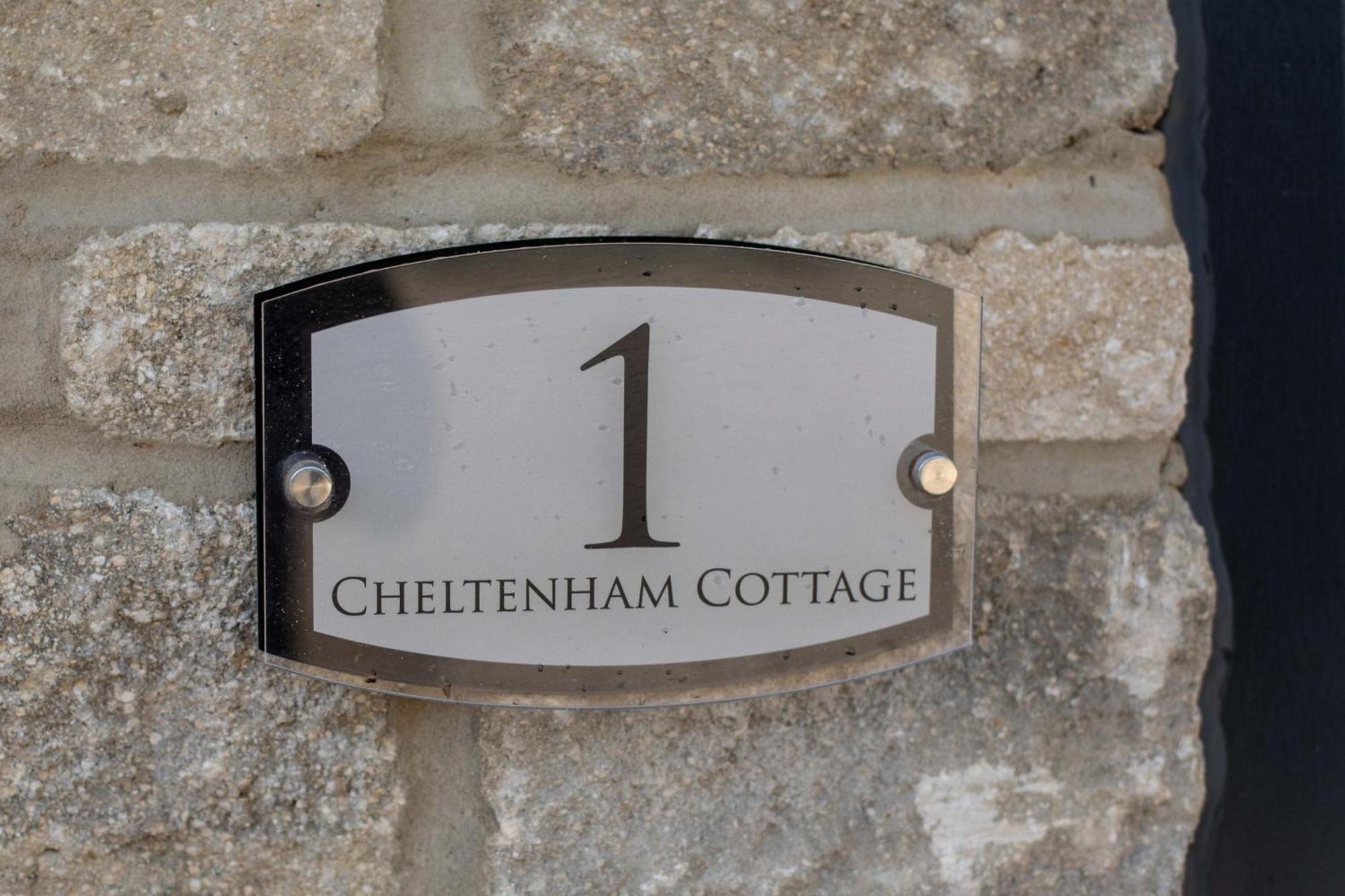 Aintree Cottage 赛伦塞斯特 外观 照片