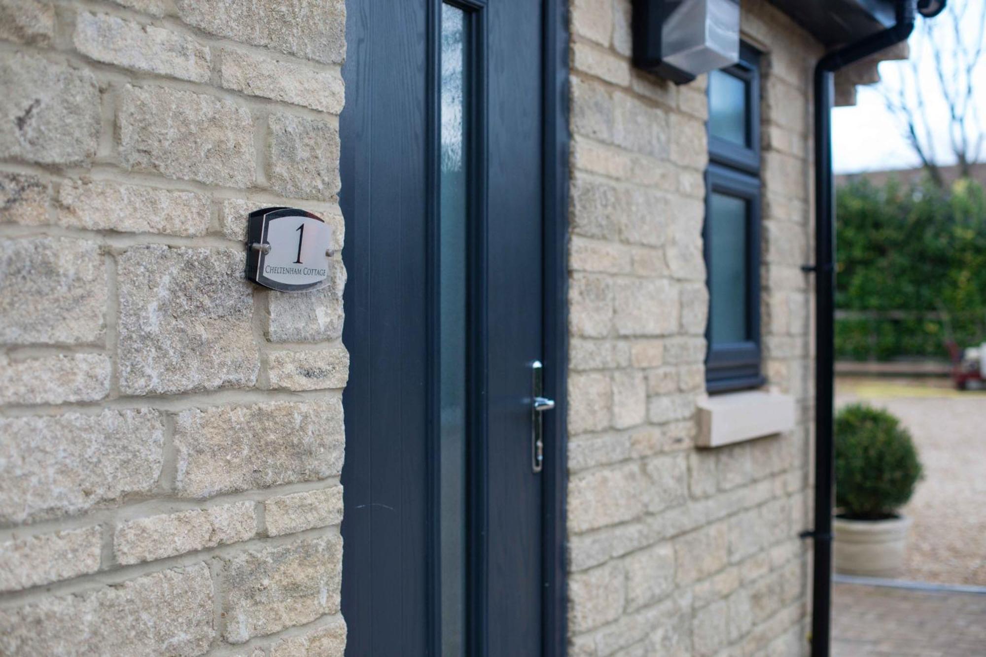 Aintree Cottage 赛伦塞斯特 外观 照片