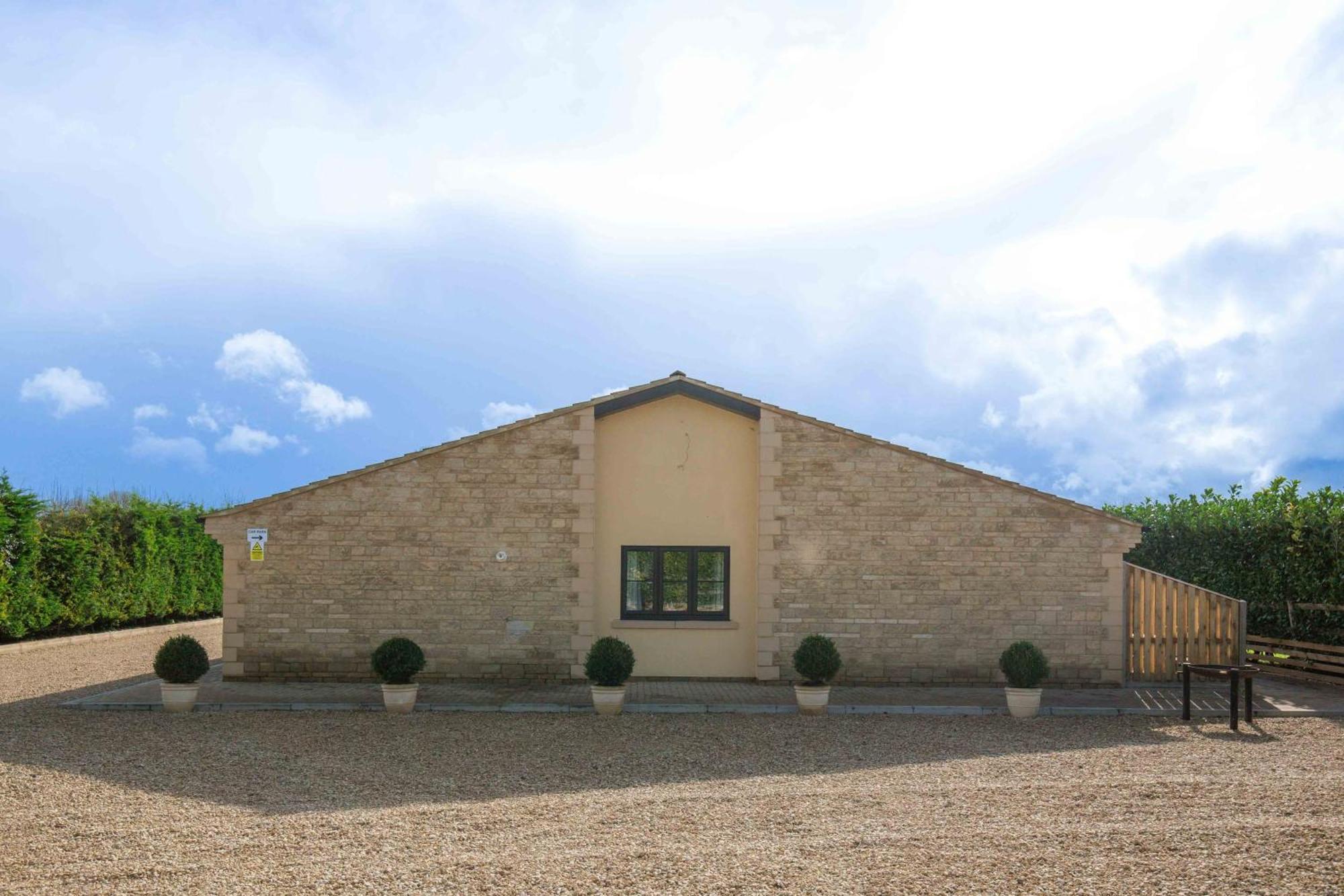 Aintree Cottage 赛伦塞斯特 外观 照片