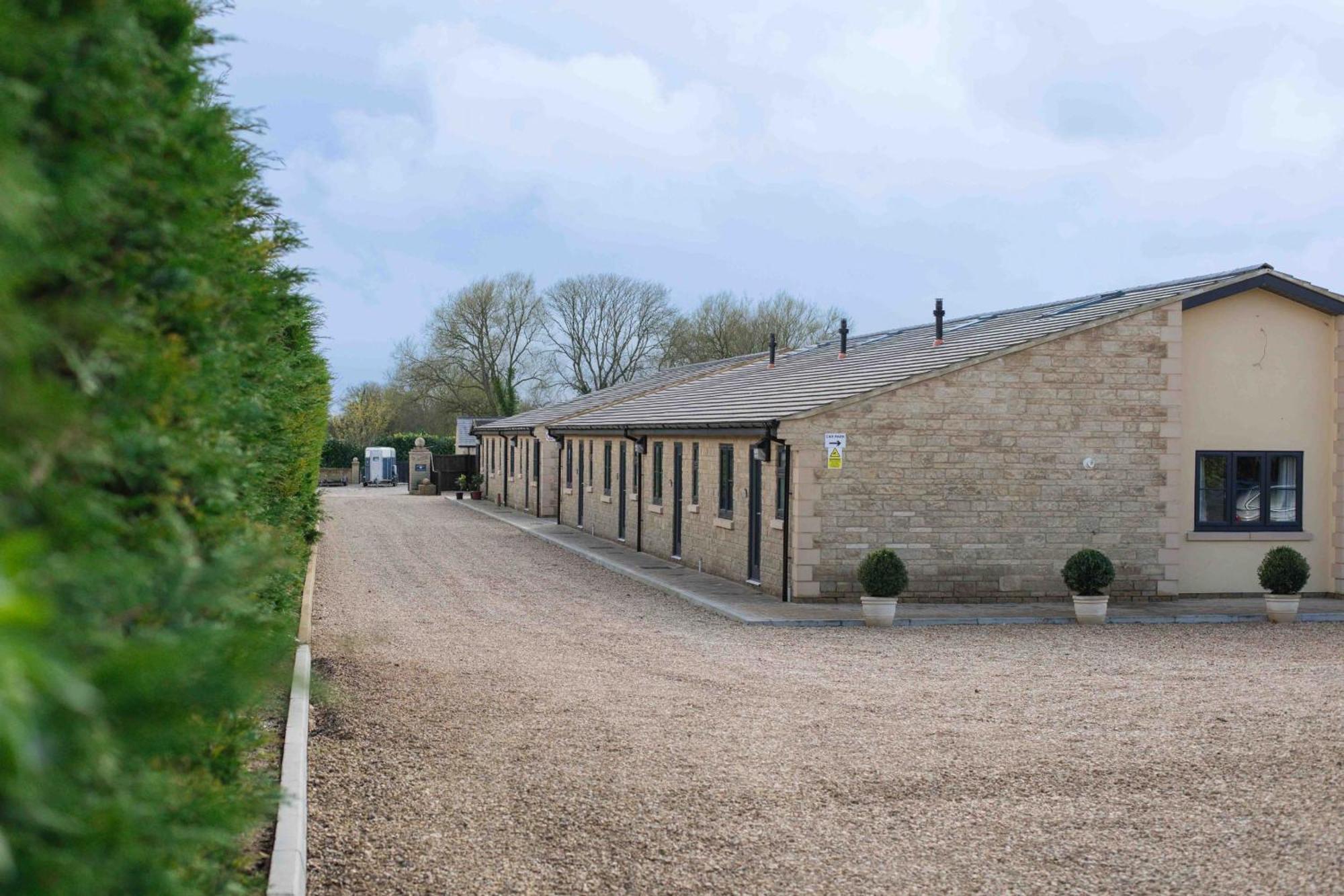 Aintree Cottage 赛伦塞斯特 外观 照片