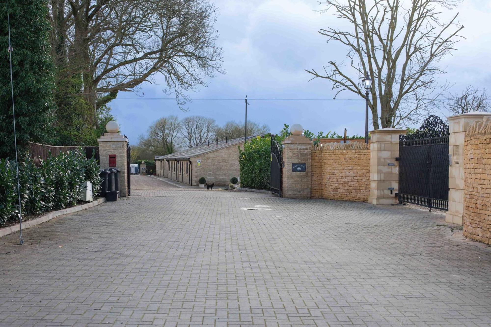 Aintree Cottage 赛伦塞斯特 外观 照片